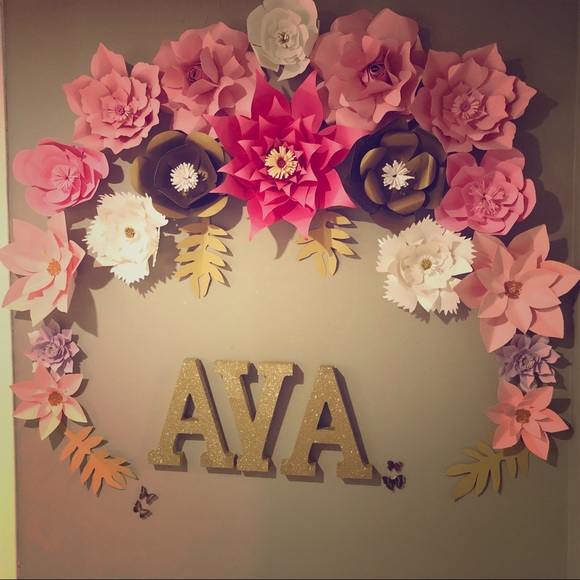 Paper flower - Picture 1 of 2